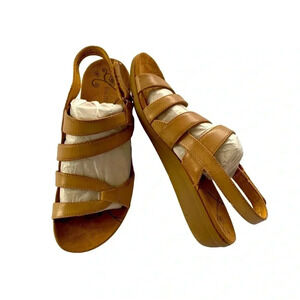 Baretraps Size 7M Jerie
Caramel Strappy Comfort
Sandals - Hook & Loop Closure